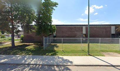 Confederation Park Community School - Opiniones