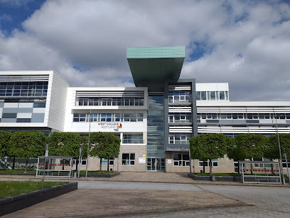 West College Scotland - Clydebank Campus - Opiniones