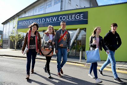 Huddersfield New College - Opiniones