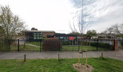 St.Michael&apos;s Primary School - Opiniones