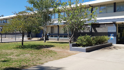 Alfred Deakin High School - Opiniones